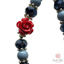 Bracciale Elastico Santa Rita con Grani in Pietra Grigia,Rosa in Pasta di Corallo e Medaglia 🌹