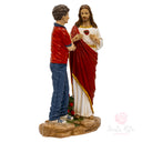 Scultura San Carlo Acutis Incontra Gesù 23cm Maestro Cassetta Resina Marmo